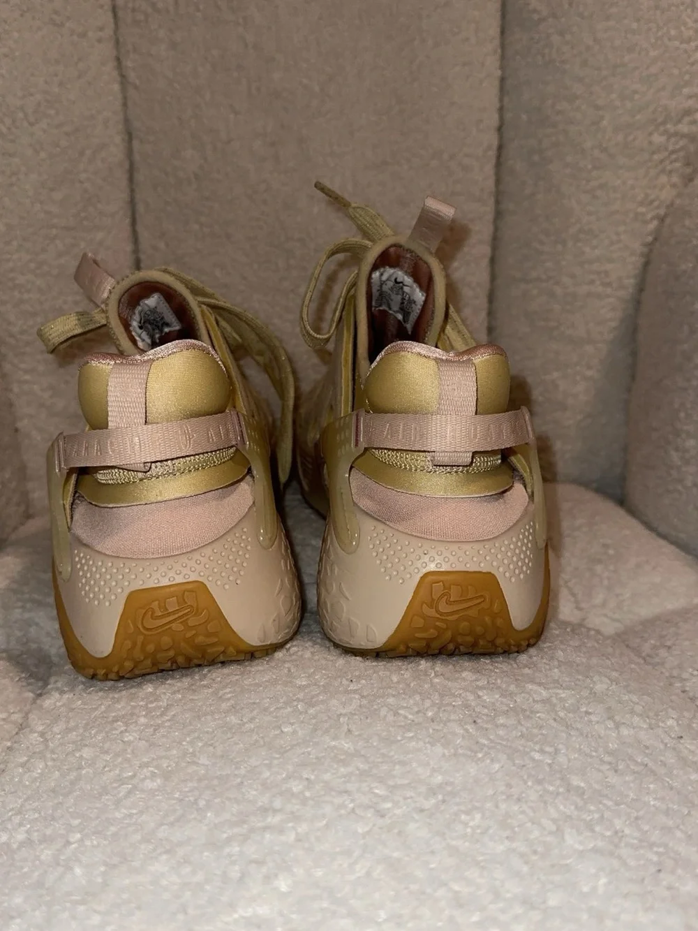 Beautiful Women's Nike Air Huarache Craft Sneakers